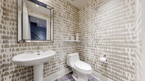 Photo 6 at 4 Glenngarry Crescent, Maple, Vaughan