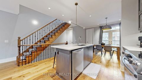 Photo 16 at 4 Glenngarry Crescent, Maple, Vaughan