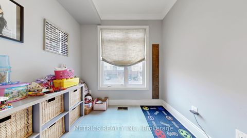 Photo 22 at 4 Glenngarry Crescent, Maple, Vaughan