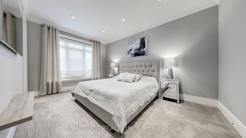 Photo 27 at 4 Glenngarry Crescent, Maple, Vaughan