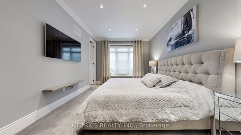 Photo 28 at 4 Glenngarry Crescent, Maple, Vaughan