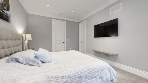 Photo 31 at 4 Glenngarry Crescent, Maple, Vaughan