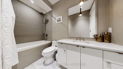 Photo 32 at 4 Glenngarry Crescent, Maple, Vaughan