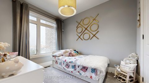 Photo 33 at 4 Glenngarry Crescent, Maple, Vaughan