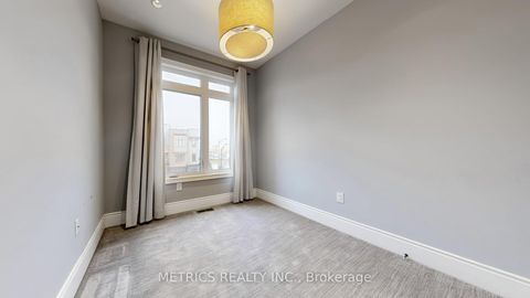 Photo 35 at 4 Glenngarry Crescent, Maple, Vaughan