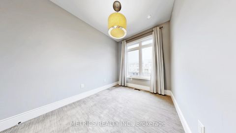 Photo 36 at 4 Glenngarry Crescent, Maple, Vaughan