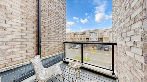 Photo 40 at 4 Glenngarry Crescent, Maple, Vaughan