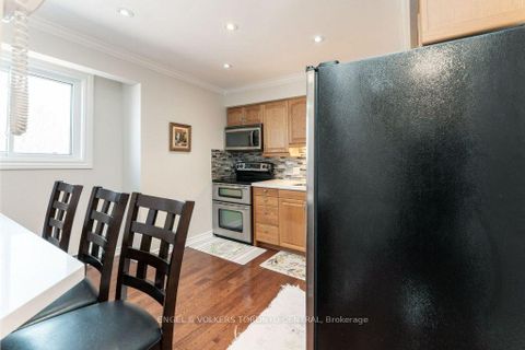 Photo 10 at 66 - 351 Military Trail, Morningside, Toronto