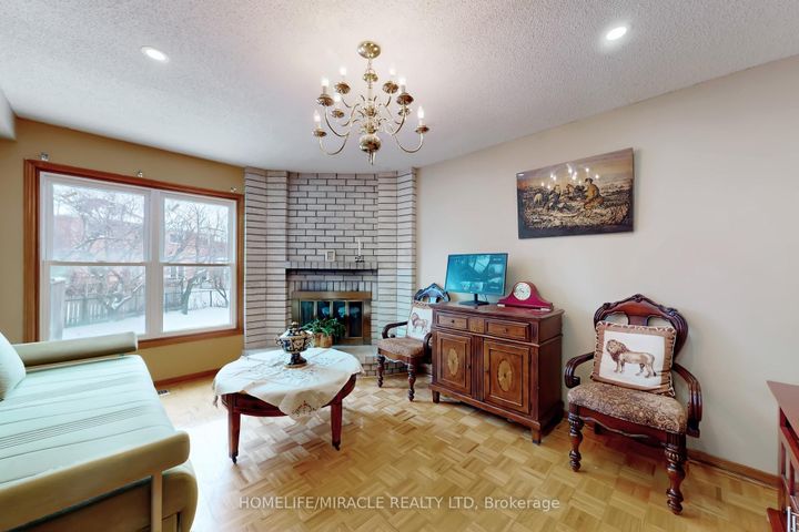 Photo 4 at 14 Rodwell Court, Fletcher's Creek South, Brampton