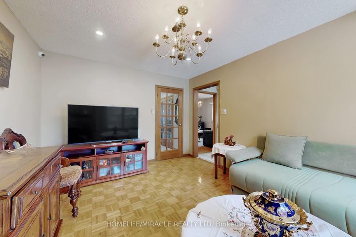 Photo 5 at 14 Rodwell Court, Fletcher's Creek South, Brampton