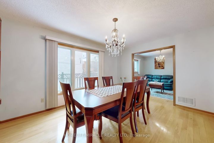 Photo 7 at 14 Rodwell Court, Fletcher's Creek South, Brampton