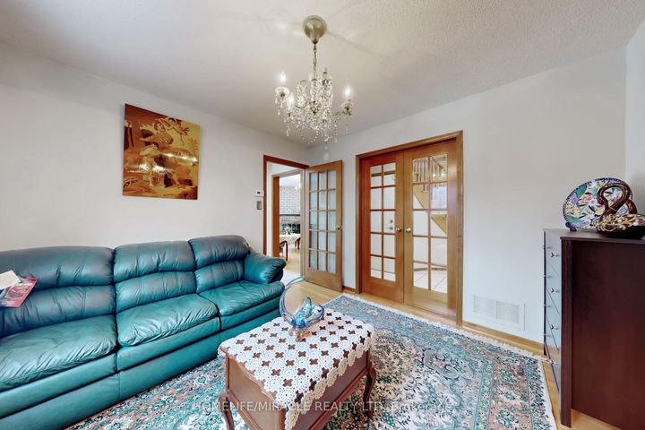 Photo 9 at 14 Rodwell Court, Fletcher's Creek South, Brampton