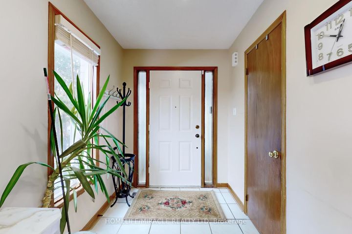 Photo 15 at 14 Rodwell Court, Fletcher's Creek South, Brampton