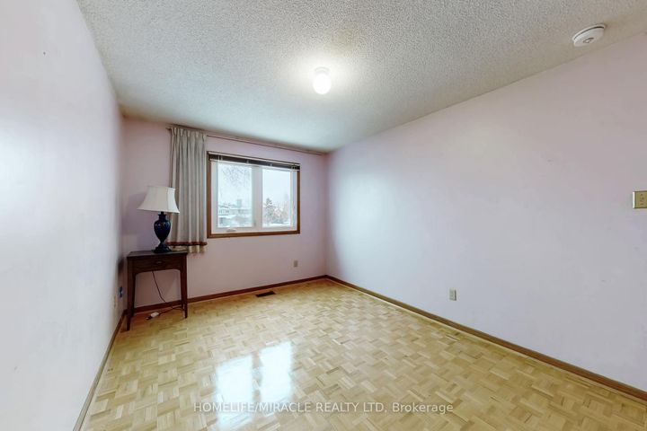 Photo 22 at 14 Rodwell Court, Fletcher's Creek South, Brampton