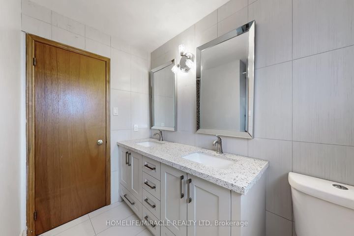 Photo 28 at 14 Rodwell Court, Fletcher's Creek South, Brampton