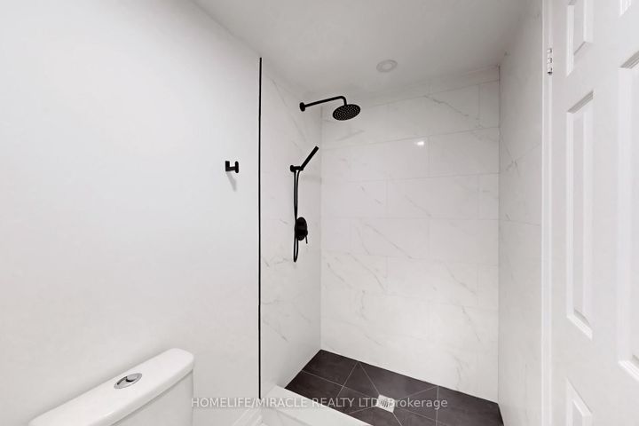 Photo 35 at 14 Rodwell Court, Fletcher's Creek South, Brampton