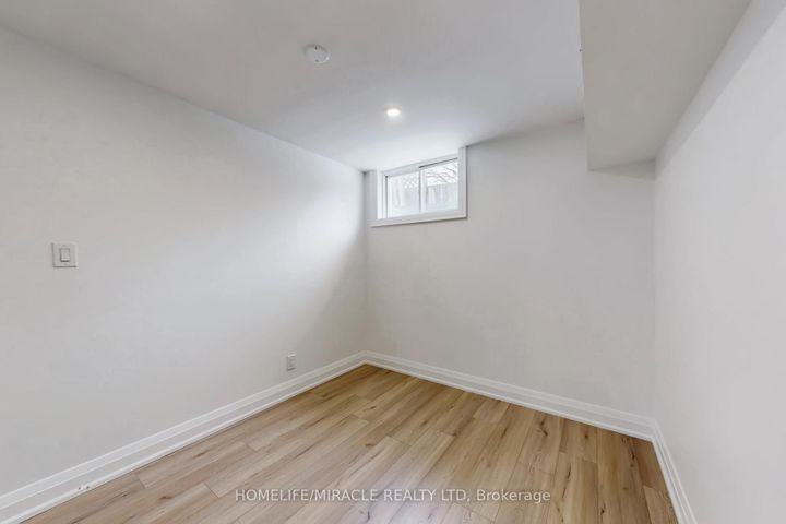 Photo 36 at 14 Rodwell Court, Fletcher's Creek South, Brampton