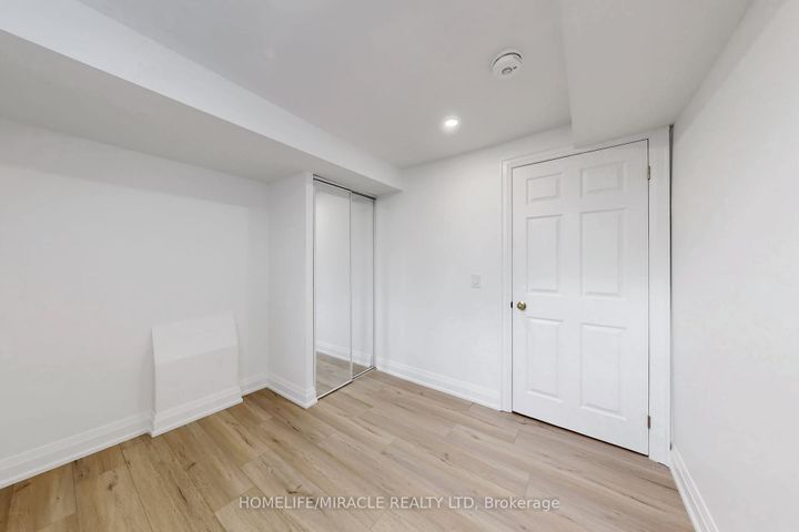 Photo 38 at 14 Rodwell Court, Fletcher's Creek South, Brampton