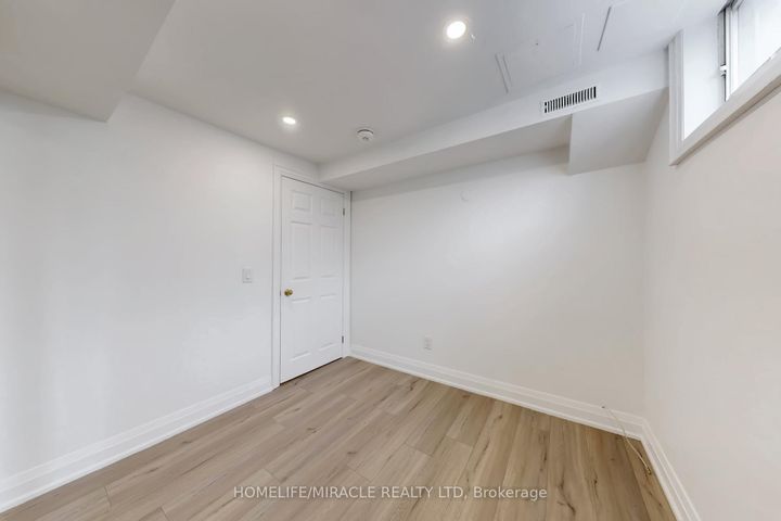 Photo 39 at 14 Rodwell Court, Fletcher's Creek South, Brampton