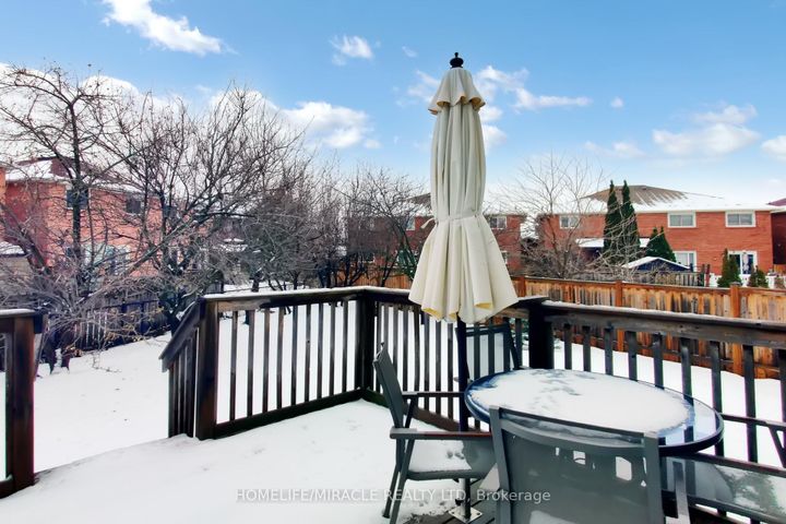 Photo 43 at 14 Rodwell Court, Fletcher's Creek South, Brampton