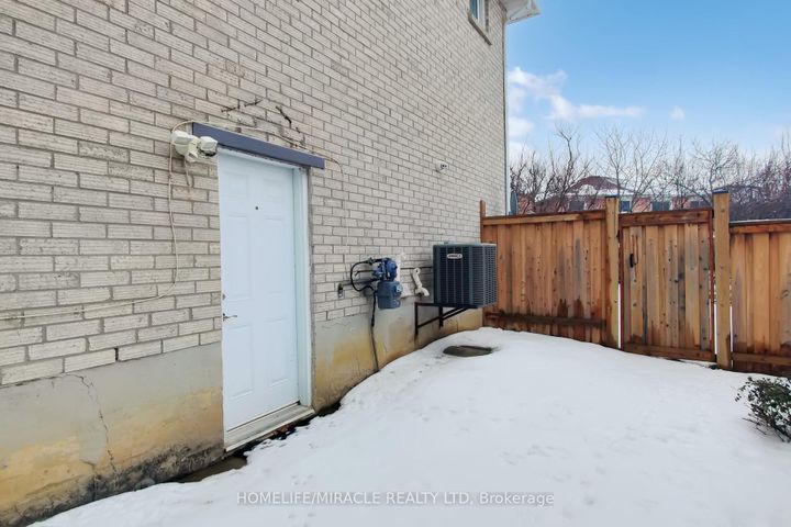 Photo 45 at 14 Rodwell Court, Fletcher's Creek South, Brampton