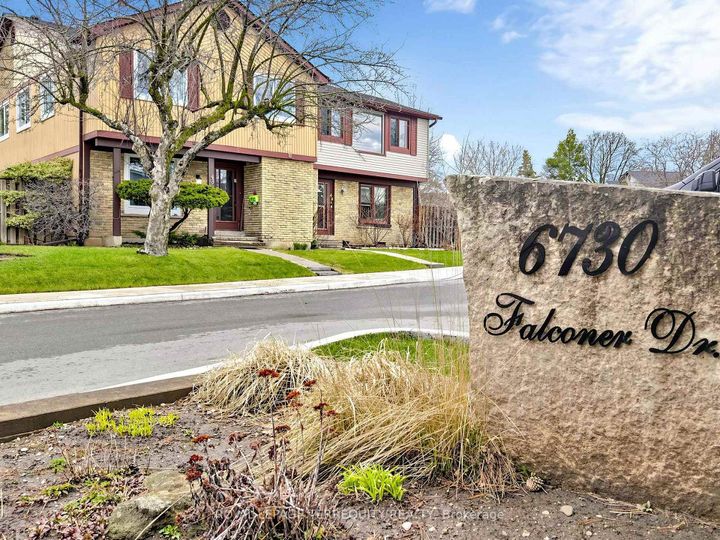 Photo 1 at 49 - 6730 Falconer Drive, Streetsville, Mississauga