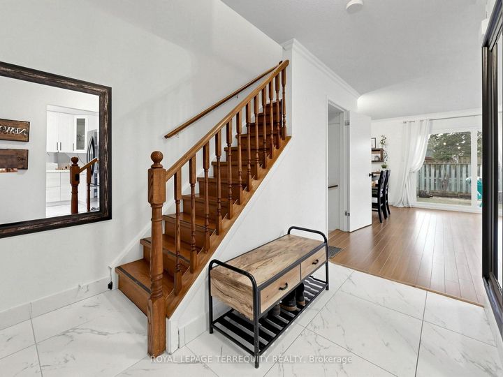 Photo 2 at 49 - 6730 Falconer Drive, Streetsville, Mississauga