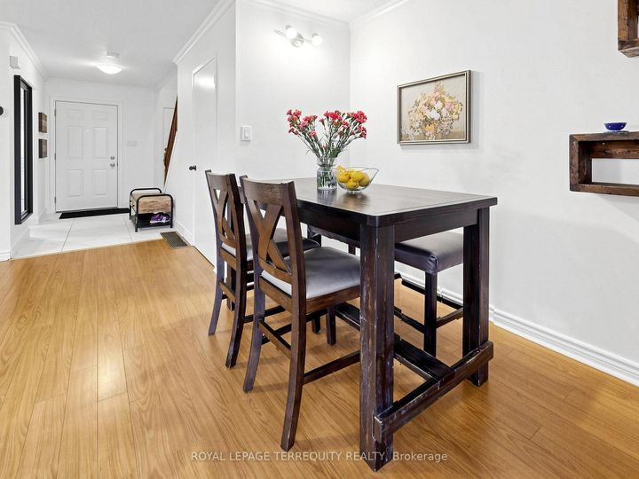 Photo 8 at 49 - 6730 Falconer Drive, Streetsville, Mississauga