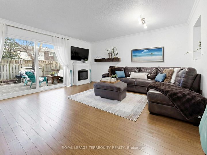 Photo 11 at 49 - 6730 Falconer Drive, Streetsville, Mississauga