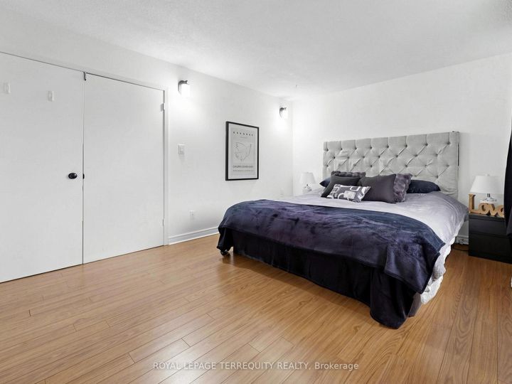 Photo 14 at 49 - 6730 Falconer Drive, Streetsville, Mississauga