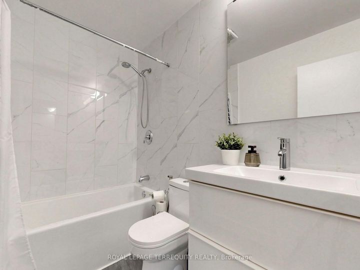 Photo 20 at 49 - 6730 Falconer Drive, Streetsville, Mississauga