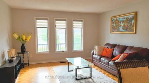 Photo 1 at 148 Castlehill Road, Maple, Vaughan