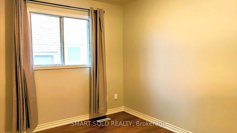 Photo 7 at 148 Castlehill Road, Maple, Vaughan