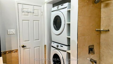 Photo 12 at 148 Castlehill Road, Maple, Vaughan