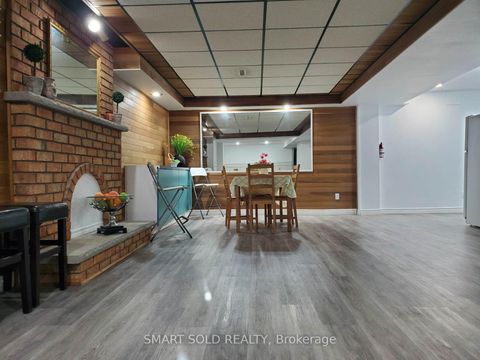 Photo 13 at 148 Castlehill Road, Maple, Vaughan