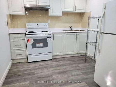 Photo 14 at 148 Castlehill Road, Maple, Vaughan