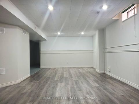 Photo 18 at 148 Castlehill Road, Maple, Vaughan