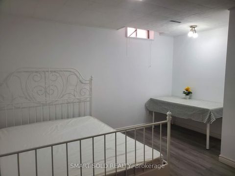 Photo 19 at 148 Castlehill Road, Maple, Vaughan