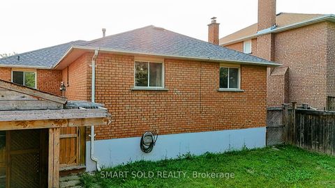 Photo 23 at 148 Castlehill Road, Maple, Vaughan