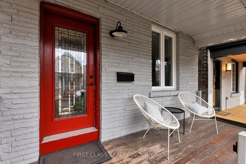 Photo 2 at 121 Galt Avenue, South Riverdale, Toronto