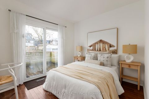 Photo 16 at 121 Galt Avenue, South Riverdale, Toronto