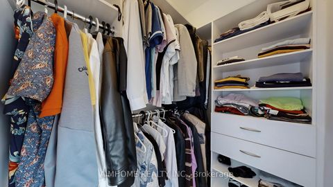 Photo 24 at 18 Bristlewood Crescent, Patterson, Vaughan