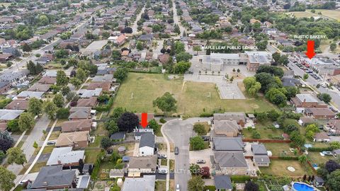 Photo 4 at 37 Brome Road, Maple Leaf, Toronto