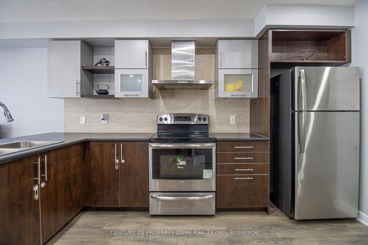 Photo 9 at 144 Crafter Crescent, Stoney Creek Mountain, Hamilton