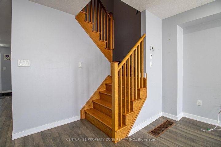 Photo 16 at 144 Crafter Crescent, Stoney Creek Mountain, Hamilton