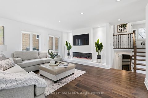 Photo 7 at 101 Renault Crescent, Humber Heights, Toronto