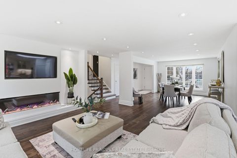 Photo 10 at 101 Renault Crescent, Humber Heights, Toronto