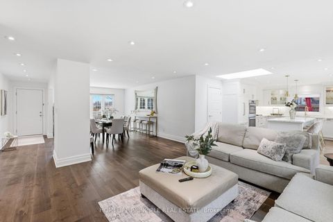 Photo 11 at 101 Renault Crescent, Humber Heights, Toronto