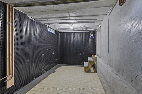 Photo 33 at 101 Renault Crescent, Humber Heights, Toronto