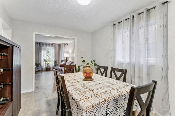 Photo 8 at 5824 Prairie Circle, Lisgar, Mississauga